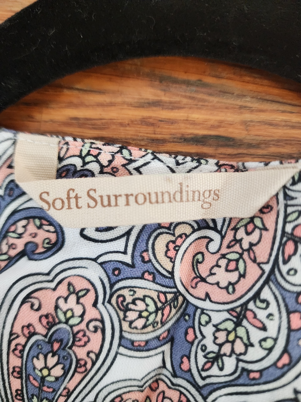 Soft Surroundings Neutral Paisley Embroidered V‑Neck Tunic - Picture 5 of 6